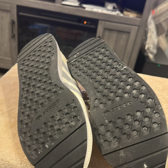 Adidas - Picture 3 of 3